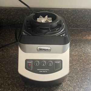 Ninja Professional Blender NJ600 1000-watts
Blender Motor Base Replacement Part